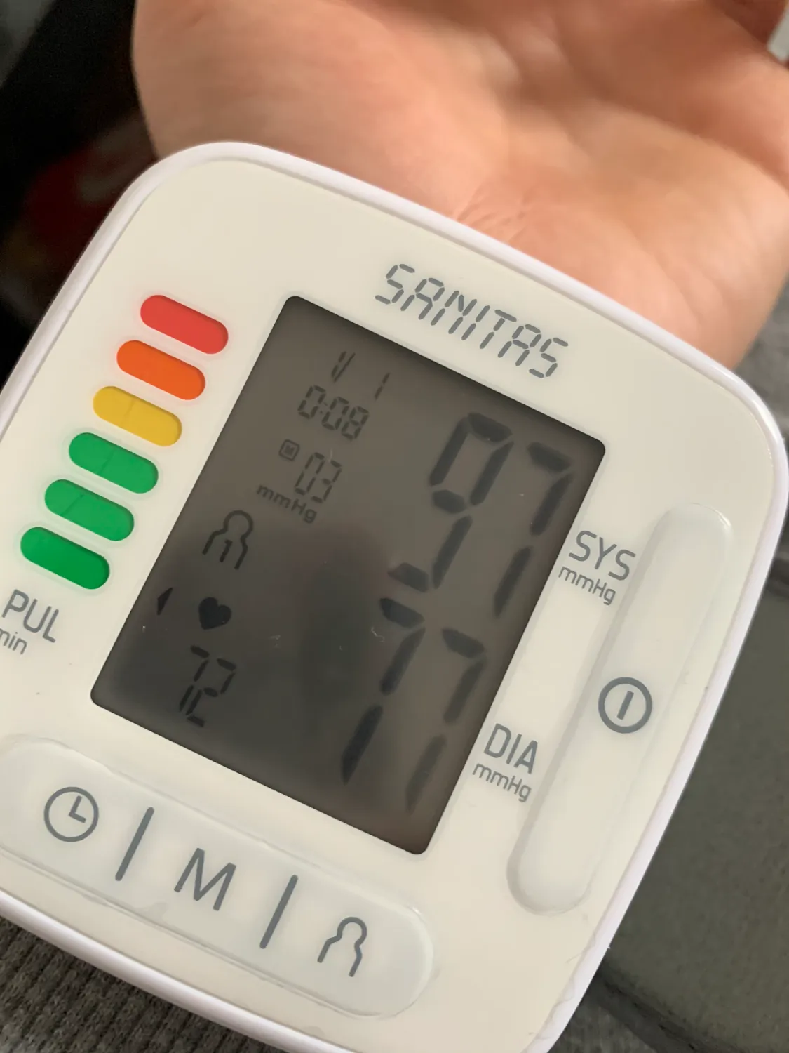 Sanitas SBC 22 Handgelenk-Blutdruckmessgerät mit Arrhythmiewarnung
