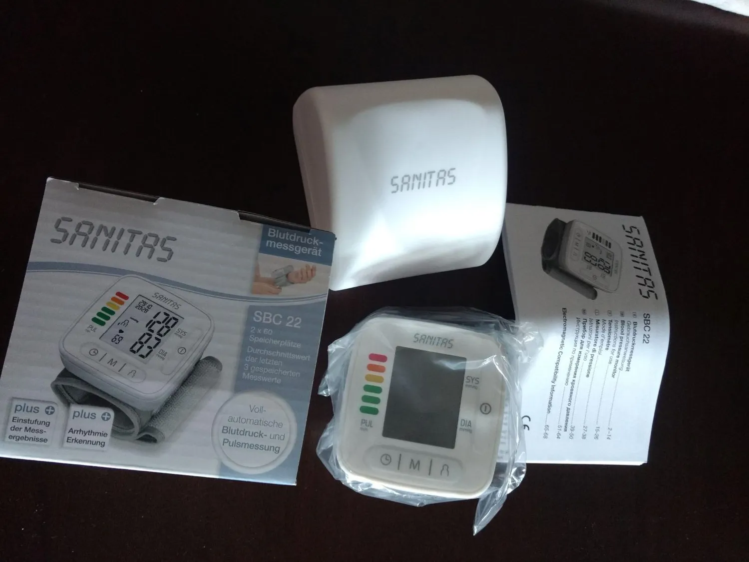 Sanitas SBC 22 Handgelenk-Blutdruckmessgerät mit Arrhythmiewarnung